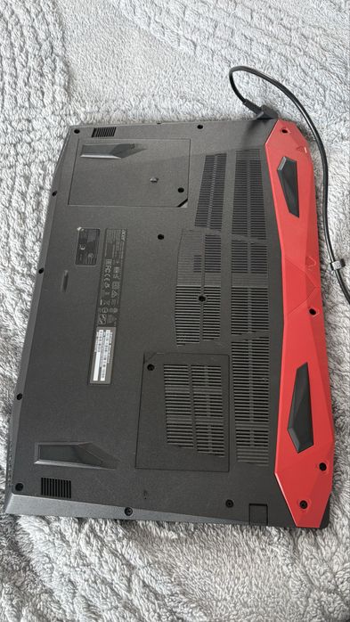 Acer Predator Helios 300 G3-572-57KM.