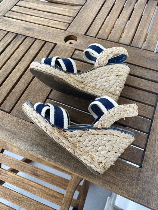 Sandalias em muito bom estado