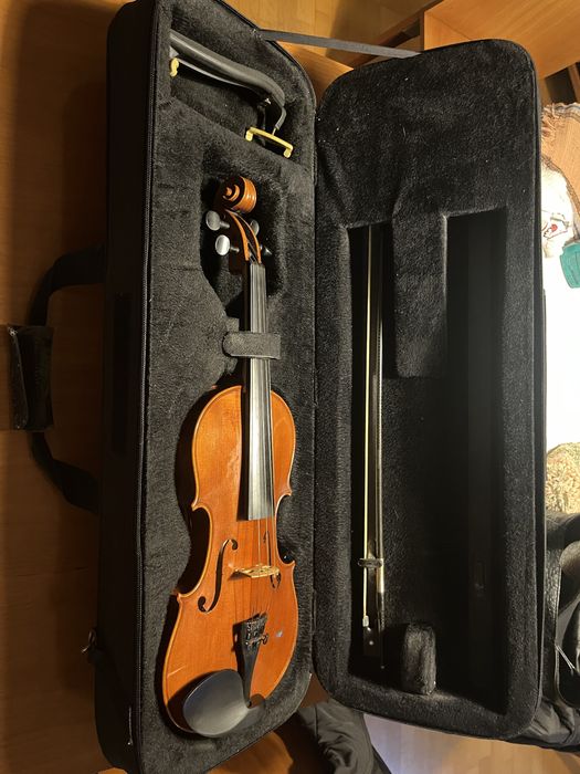 4/4 Violin Case with Space for 2 Bows and Accessories64751281763970120