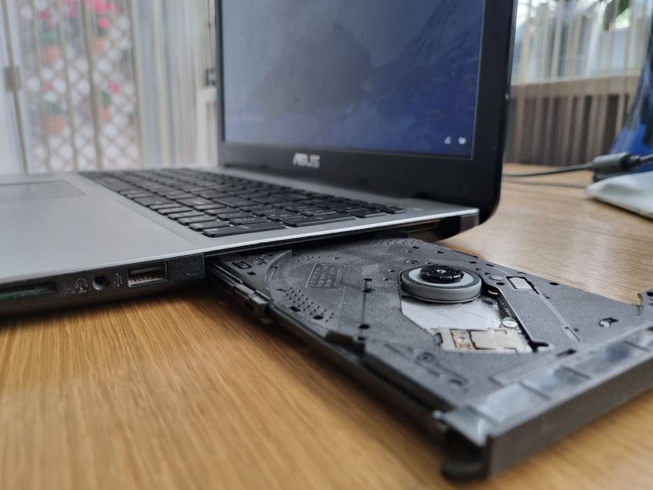 Laptop ASUS Intel Core i3