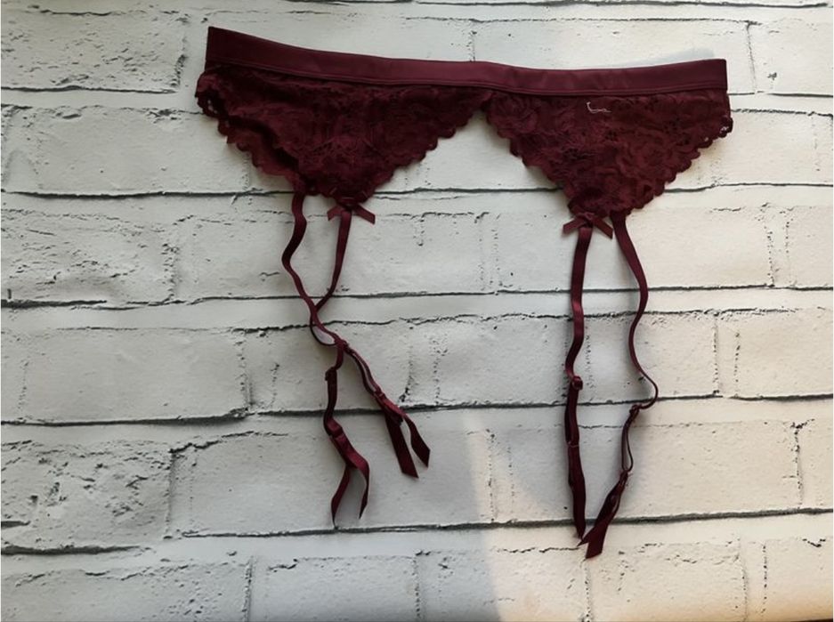 Класний пояс для панчох