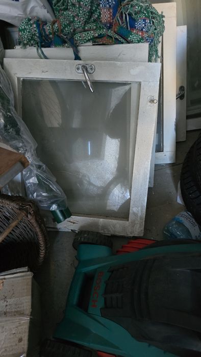 Вікна, а також трохи меблів