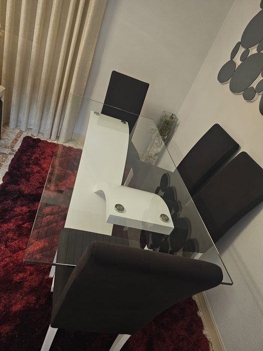Conjunto mesa e 4 cadeiras