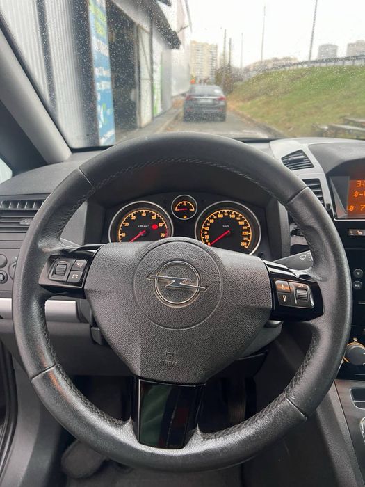 Opel Zafira 1.8 eco з Швейцарії