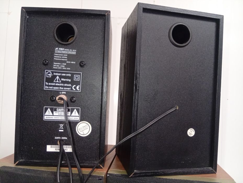 Колонки активные,F&D(sven)r215,дерево