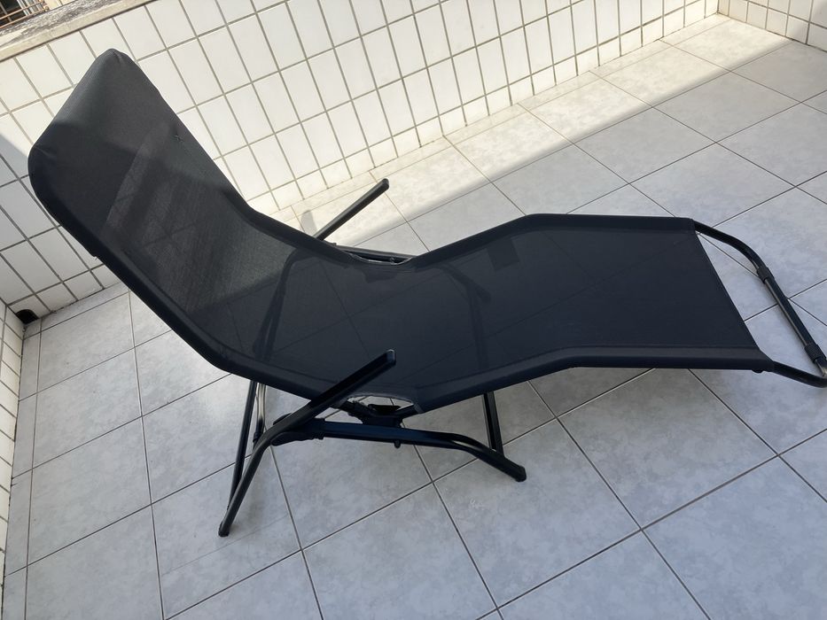 Espreguiçadeira metal em textileno preto/ dobrável