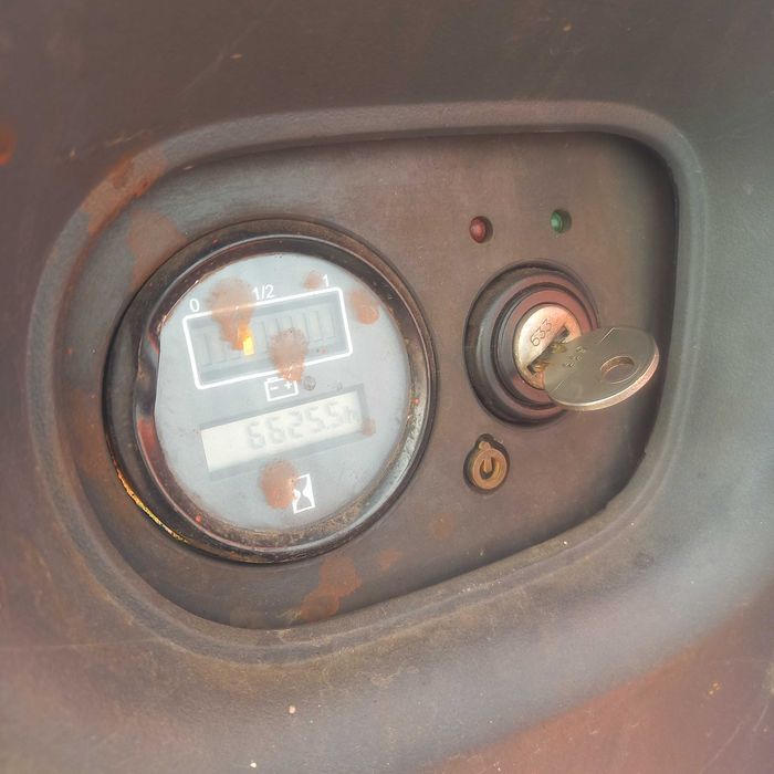 Wózek paletowy elektryczny linde T16L z ładowarką