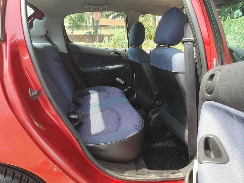 Peugeot 206 XR Présence 1.1 5 Portas