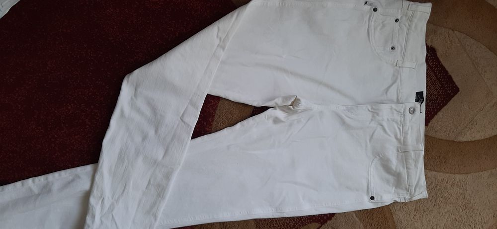 Джинсы женские 50 р.