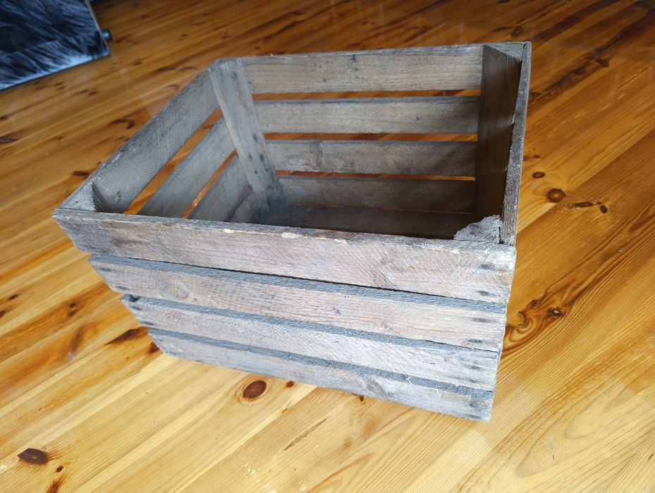 Skrzynka drewniana , duża ilość mocne