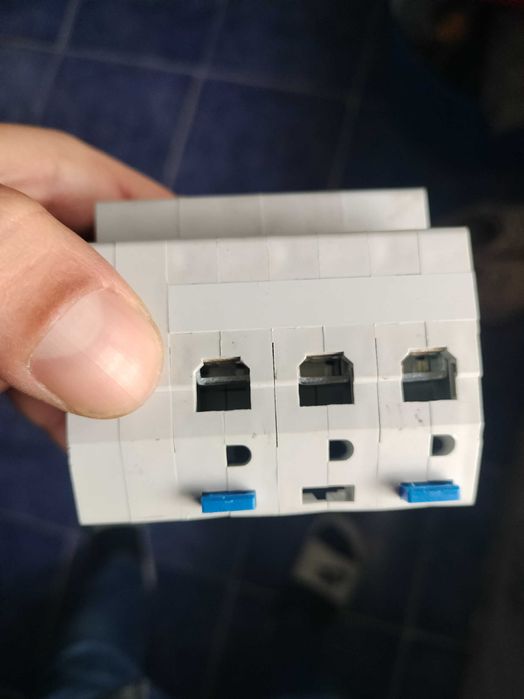 disjuntor trifasico zigbee