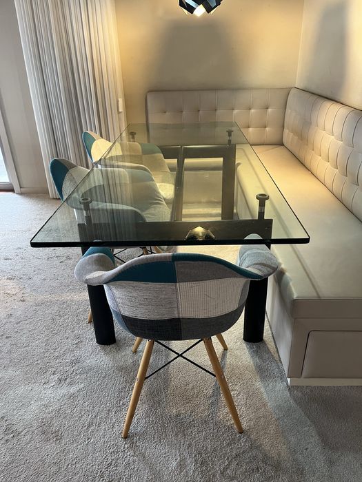 Mesa de jantar de vidro