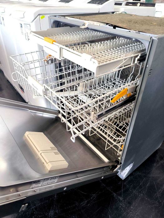 Посудомийна машина бу Miele G 6300 SCi в ідеальному стані