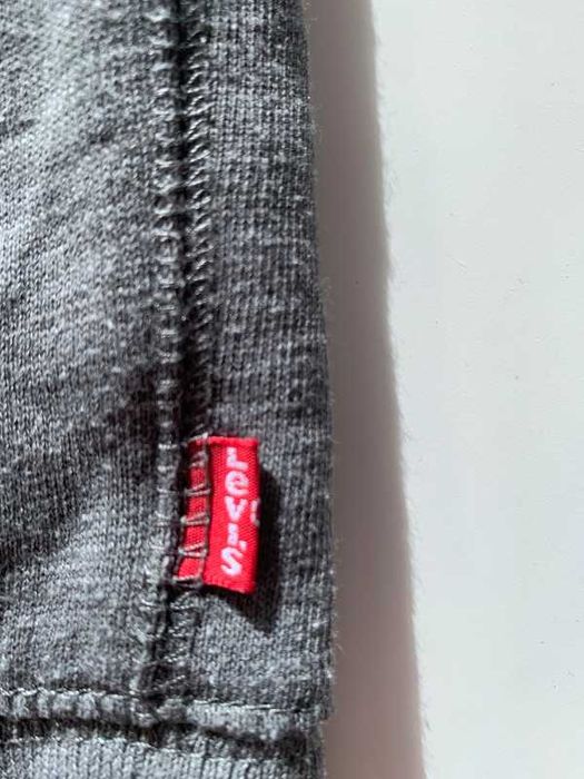 Vintage'owa bluza Levi's – kultowy amerykański styl
