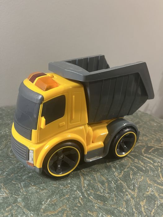 Zestaw zabawek zdalnie sterowanych- budowa