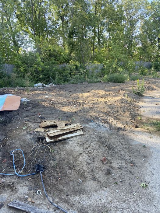 Віддам безкоштовно грунт:глина,чорнозем.Бой бетону,цегли.Самовивіз.