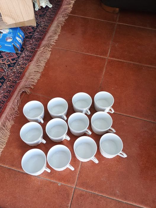 Conjunto de 12 Chávenas de Chá