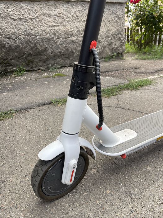 Продам електросамокат фірми TTG SM F6 36V 8AH білий