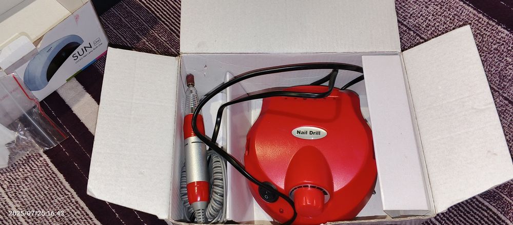 Продаю речі для монікьуру