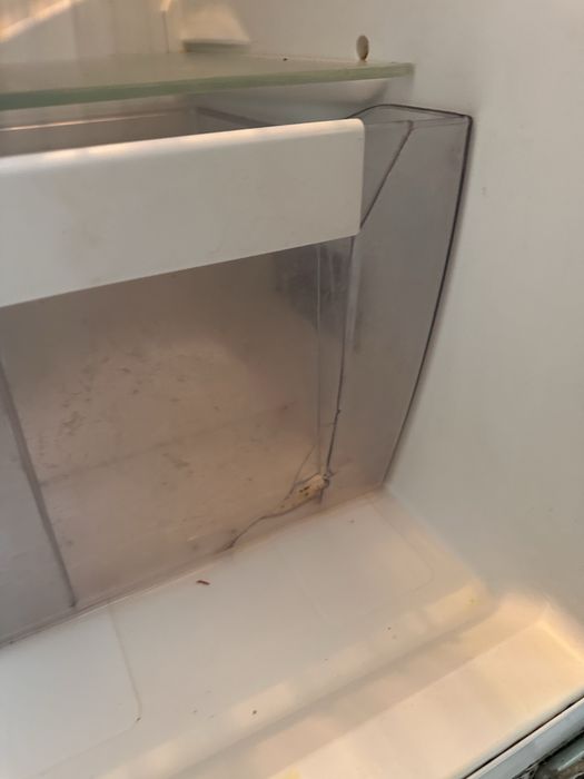 Ofereco Frigorifico a funcionar