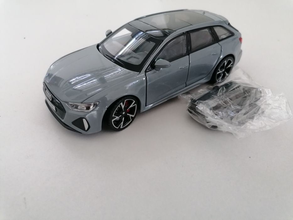 Auto Audi RS6, model 1:32, światła i dźwięk