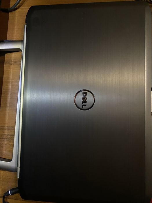 Ноутбук DELL  LAtitude E5520
