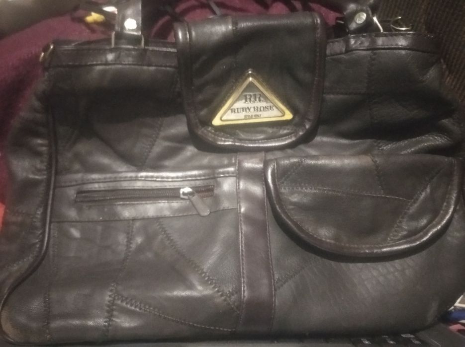 сумку женскую продам черную