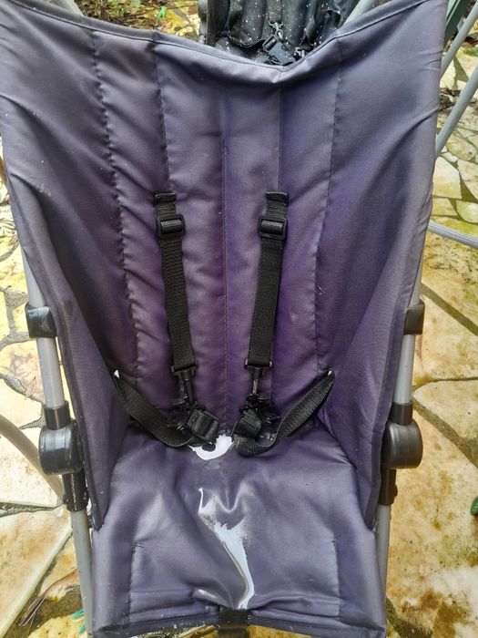 3 carrinhos (tipo bengala) 5 € cada