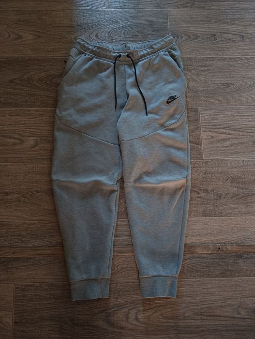 Nike tech fleece штани