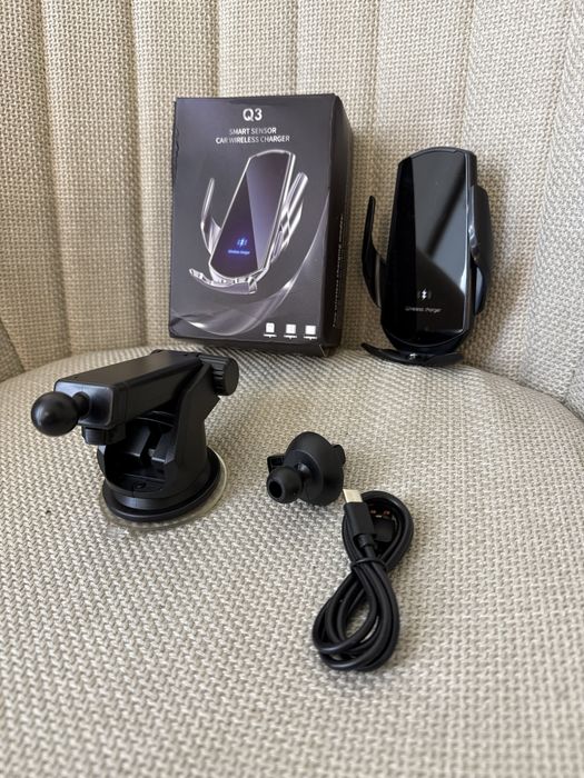 Тримач/держатель/штатив для телефону в авто з безпроводною зарядкою