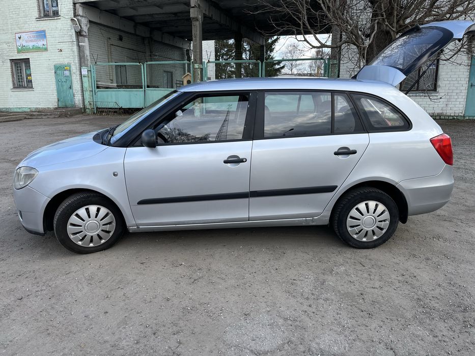 Продам Skoda Fabia 1,2 2008