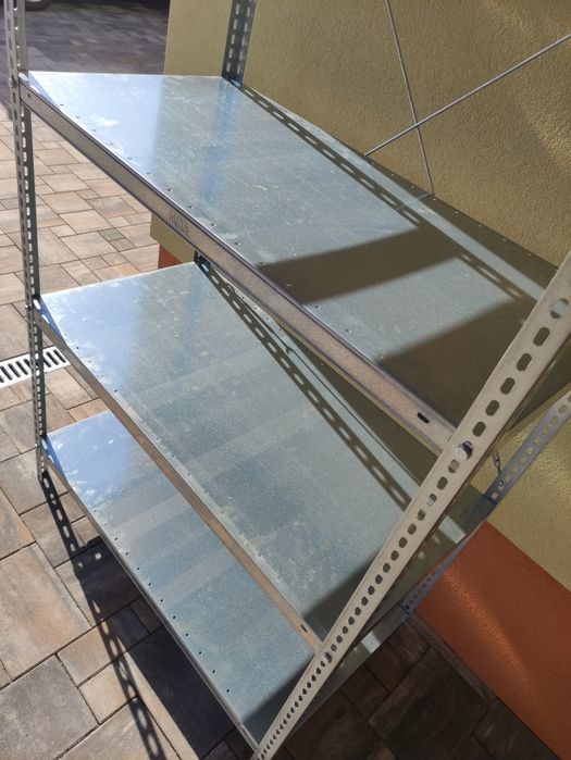 Regały półkowe do garażu