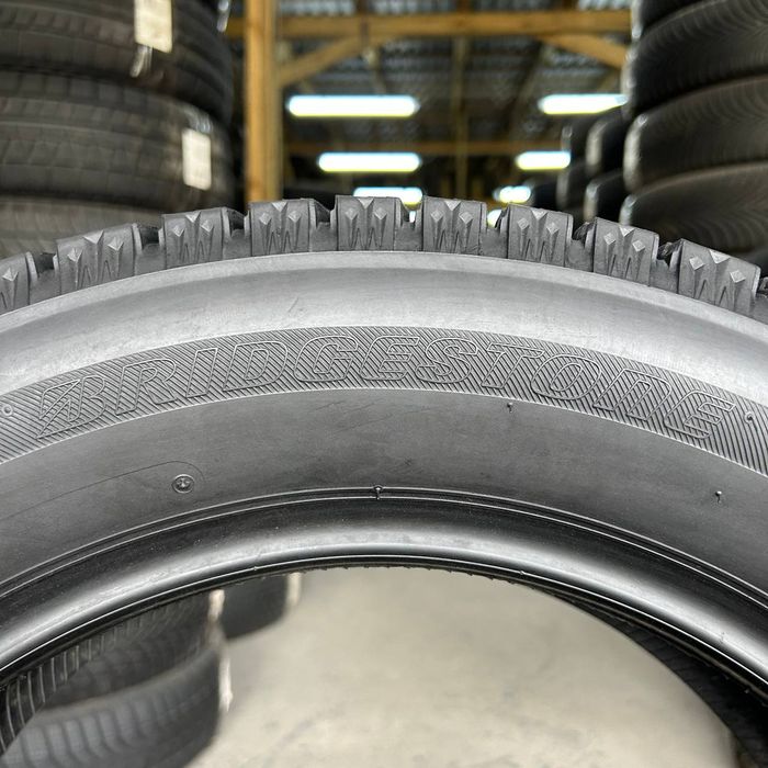 Склад шин Бренд Шина 215/55 R16 Bridgestone Blizzak VRX2 шини бу арктичні 7 мм