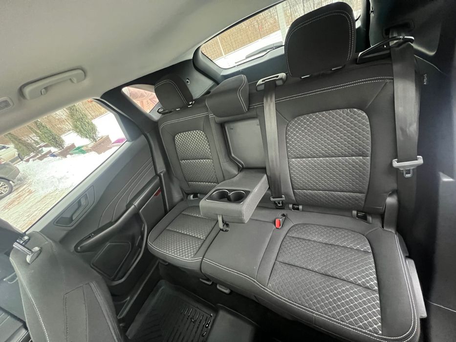 Продаю новий Ford Escape