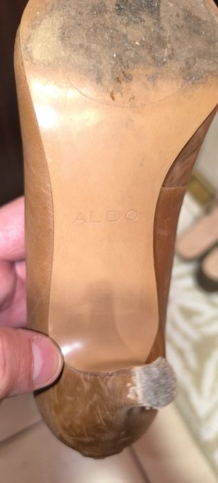 Szpilki czółenka Aldo r. 37 skórzane brązowe z nitami