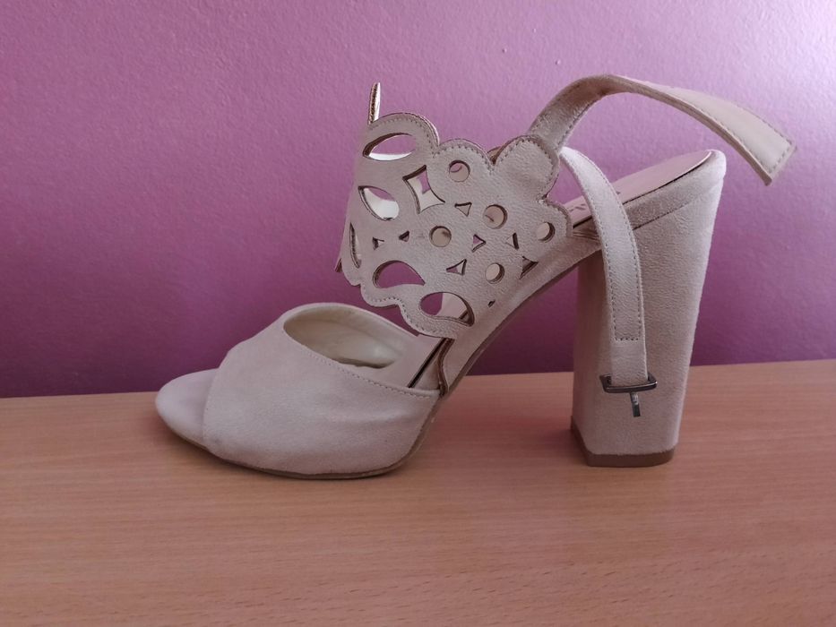 Super buty na obcasie