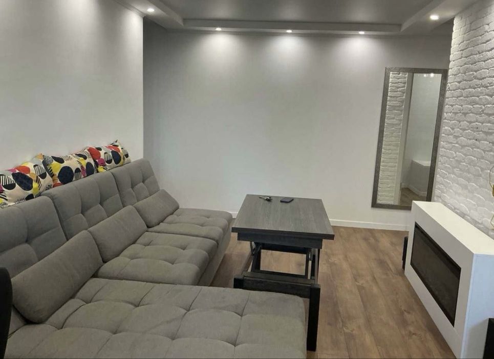 Продаж гарної 3 кімнатної квартири в центрі,  з новим ремонтом.