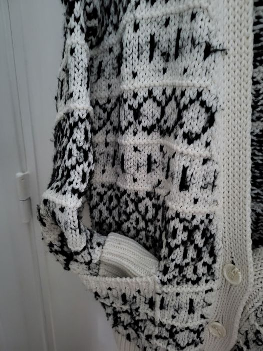 Casaco de malha, creme e preto