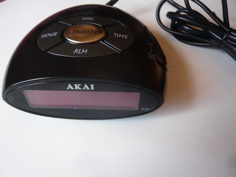 Despertador digital AKAI