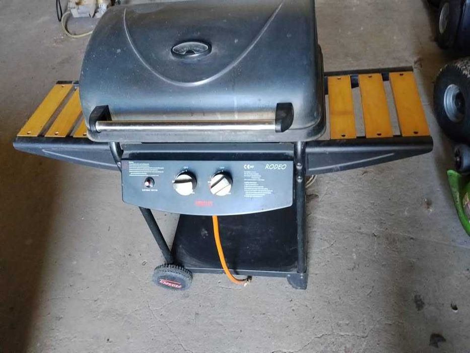sprzedam grill gazowy