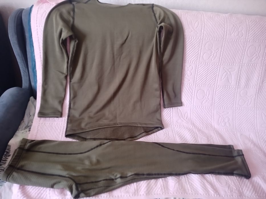 Термобілизна, новая, розмір 50, темно-зеленого кольору