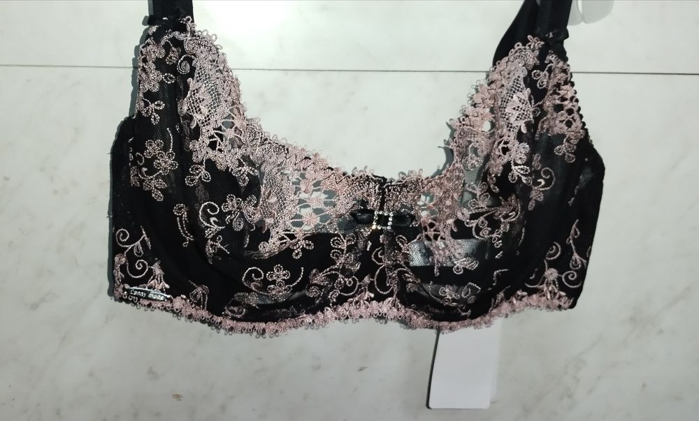 Бюстгальтер ,бюст