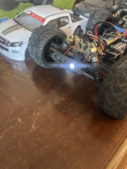 Carro RC JLB 21101 (120A) 1/10
