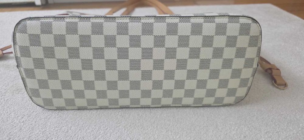 Bolsa estilo Neverfull L.V.