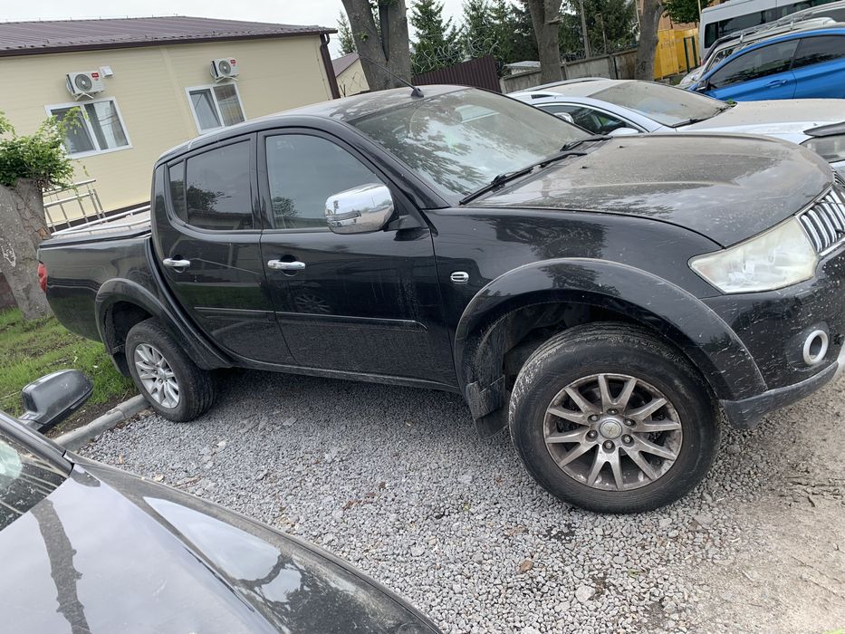 Розбока Mitsubishi L200 Запчастини Мітсюбісі 4D56U