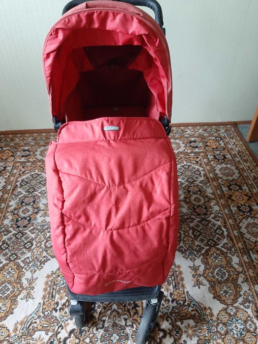 прогулочная дитяча коляска