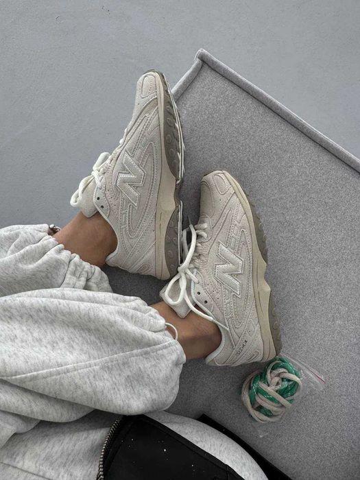 Жіночі кросівки New Balance 204L | Розміри 36-41