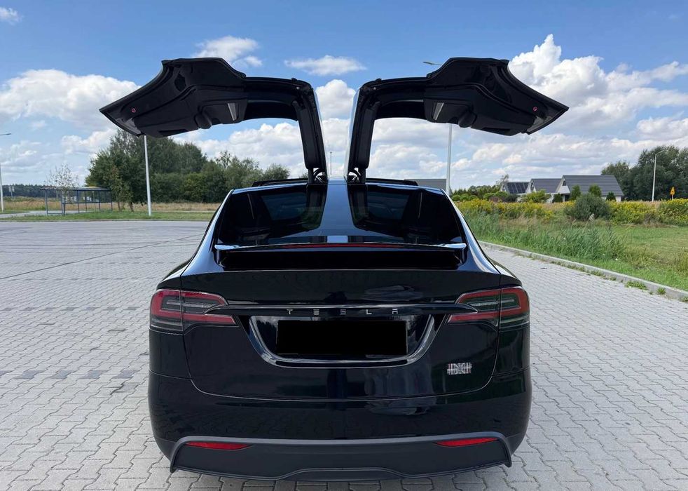 Tesla Model X 2023
