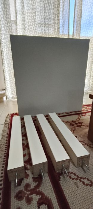 Mesa de apoio branca. IKEA: LACK
Mesa de apoio, branco, 55x55 cm