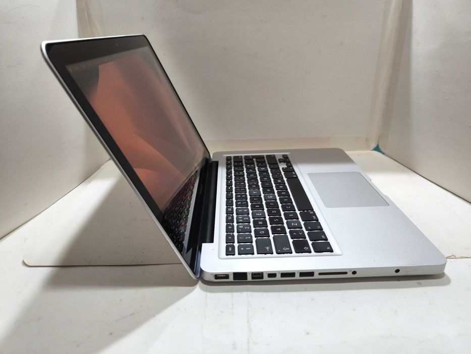 Apple Macbook Pro 13 i5 SSD 128GB 8GB ram